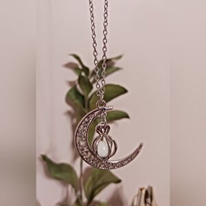 NEW SILVER TREASURES SIMULATED PEARL SILVER 18-INCH CABLE MOON NECKLACE